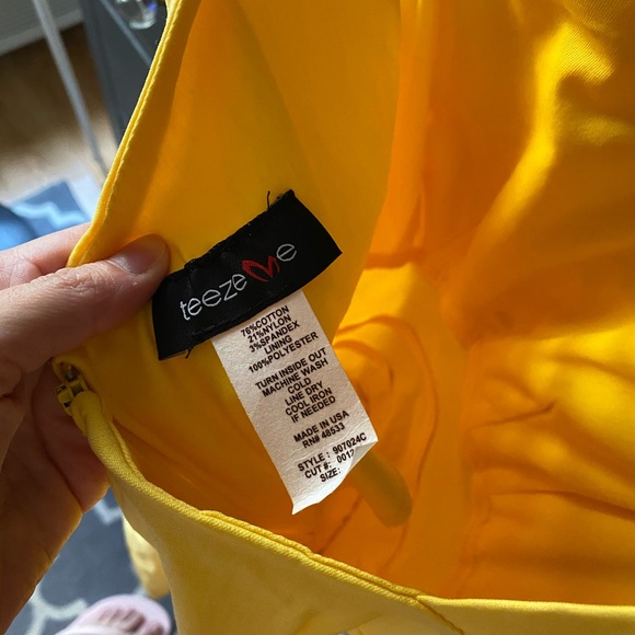 Yellow Dress - Picture 3 of 3